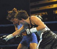 File:Layla McCarter vs. Claudia Valenciana.jpg