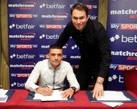 File:Lee Selby signs with Eddie Hearn 2.jpg