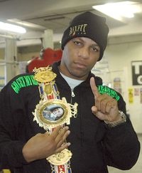 File:Leon Williams with Lonsdale belt.JPG