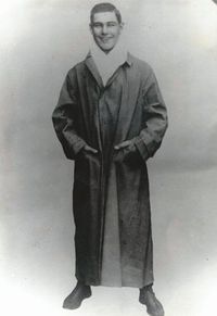 File:Les Darcy.jpg