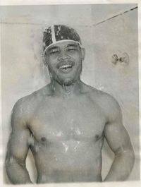 File:LouisShower.JPG