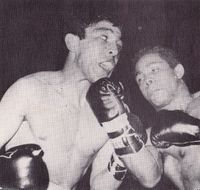 File:Mando Ramos @ Teo Cruz.jpg