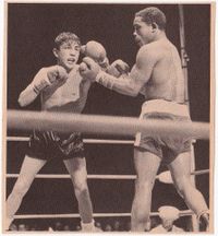 File:Mando Ramos vs Teo Cruz..jpg