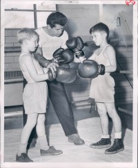 File:ManosKids.jpg