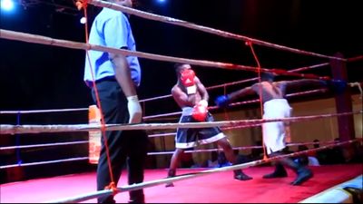 Manyo Plange vs. Billy Quaye 026.jpg