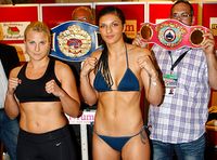 File:Maria Lindberg Christina Hammer weigh in 260511.jpg