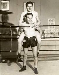 File:McLarnin.Sammy.Jimmy.1929.jpg