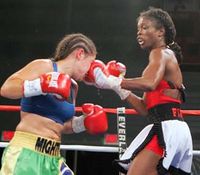File:Melissa McMorrow vs. Keisher McLeod Wells (2nd meeting).jpg