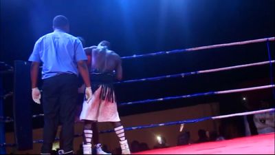 Michael Pappoe vs. Moses Dodzi 007.jpg