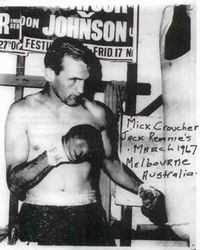 File:Mick Croucher @ Rennies.jpg