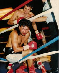 File:MikeFLYgarciaWINSstoppageUSA.jpg