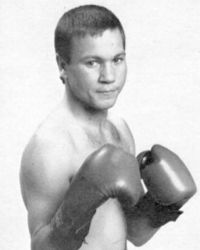 File:Mike Evgen vs Lomeli.jpg