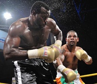File:Mike Perez v Kerston Manswell.jpg