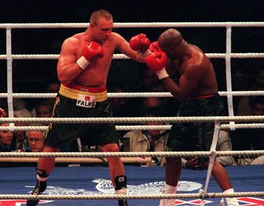 Moorer-Schulz 52839565.jpg