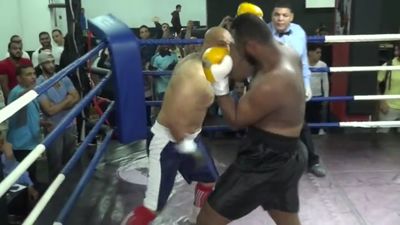 Mourad Omar vs. Ayman Farouk Abbas 012.jpg