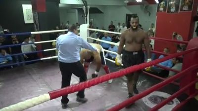 Mourad Omar vs. Ayman Farouk Abbas 027.jpg