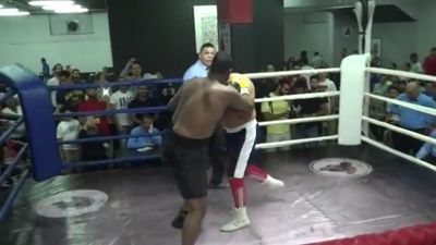 Mourad Omar vs. Ayman Farouk Abbas 044.jpg