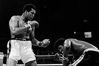 File:Muhammad Ali vs. Leon Spinks . jpg.jpg
