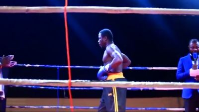 Nathanael Nukpe vs. Peter Musah 002.jpg