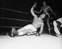 File:Oakland Billy Smith KOs Harold Johnson U1266666INP.jpg