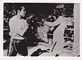 Orlando De La Fuentes (L) and Elvis Presley on the set of Kid Galahad.jpg
