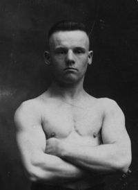File:Oscar Corneau.jpg