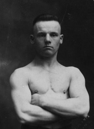Oscar Corneau.jpg
