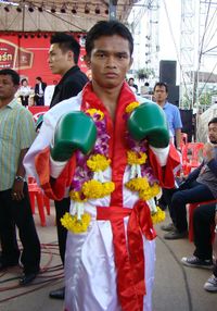 File:Panomroonglek Kaiyanghadaogym.jpg