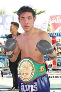 File:PetchbarngbornKokietgym.jpg