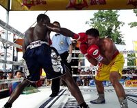 File:Petchmongkol Sor Bovonrat VS Taiwo Ali.jpg