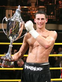 File:Prince Arron with Prizefighter trophy 260210 courtesy L Lustig.jpg