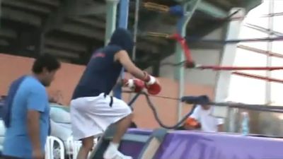 Ramon Averanga vs. Yery Mendez Cholima 002.jpg