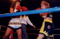 File:Regina Halmich vs. Kim Messer.jpg