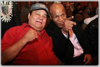 File:RobertoDuranMikeTyson-.jpg