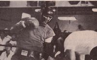 File:Roberto Duran's workouts always drew a full house.jpg