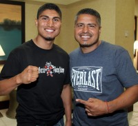 File:Roberto Garcia and Mikey Garcia.jpg