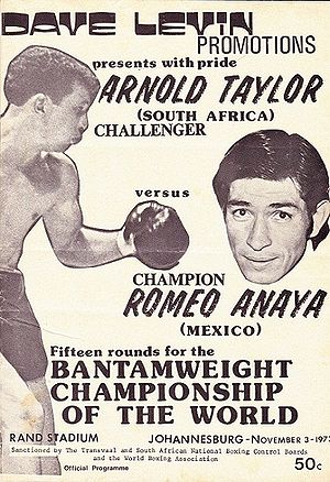 Romeo Anaya vs. Arnold Taylor (1st meeting).jpg