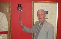 File:Ron-Cooper-Olympic-torch.jpg