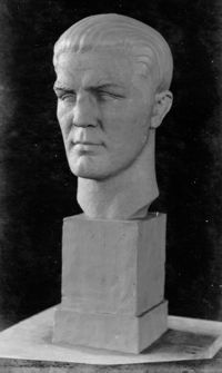 File:SanstolBust.JPG
