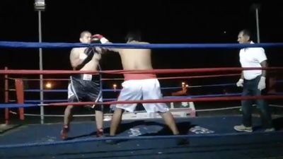 Saul Farah vs. Cesar Mamani 016.jpg