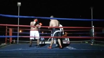Saul Farah vs. Cesar Mamani 045.jpg
