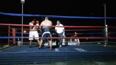 Saul Farah vs. Cesar Mamani 047.jpg