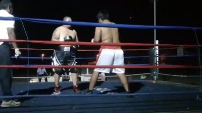 Saul Farah vs. Cesar Mamani 061.jpg