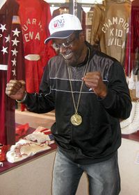 File:Sugar-Ray-Seales--IBHOF.jpg