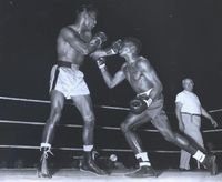 File:Sugar Ray Robinson-Holly Mims.jpg