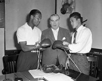 File:Sugar Ray Robinson and Bernard Docusen...1948.jpg