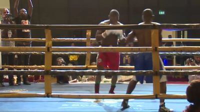 Sule Olagbade vs. Stephen Okine 004.jpg