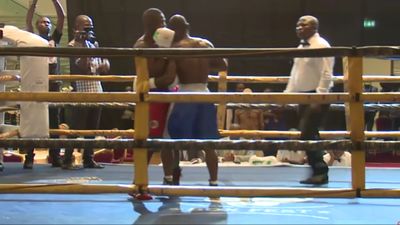 Sule Olagbade vs. Stephen Okine 007.jpg