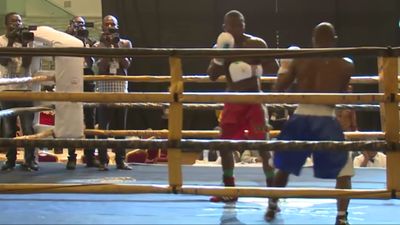 Sule Olagbade vs. Stephen Okine 008.jpg