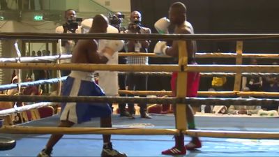 Sule Olagbade vs. Stephen Okine 009.jpg